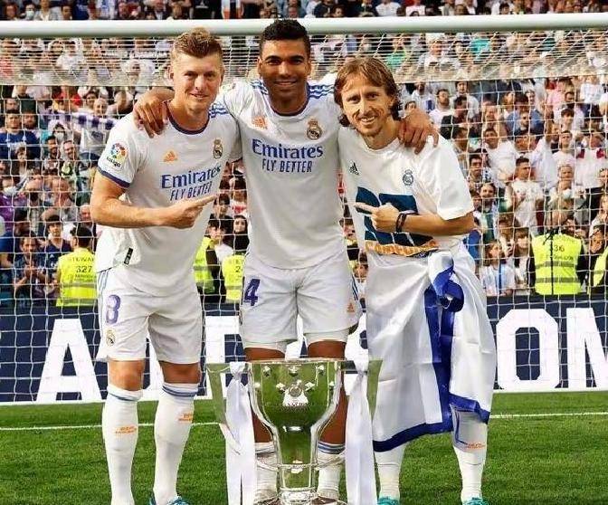 3300万英镑！莫德里奇转会切尔西告吹，皇马成就足坛传奇中场！